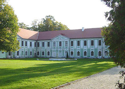 Zámek Jemčina