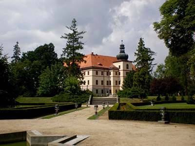 Zámek Lnáře